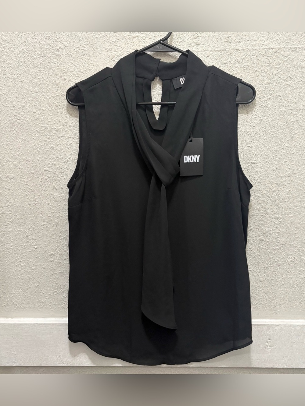 DKNY Sleeveless Neck Tie Blouse in Black NWT Size M